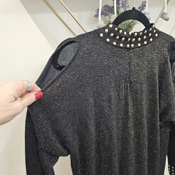 Wallis Black Gold Studded Cold Shoulder Mock Neck Tunic Sweater Top Size Medium - Picture 9 of 12